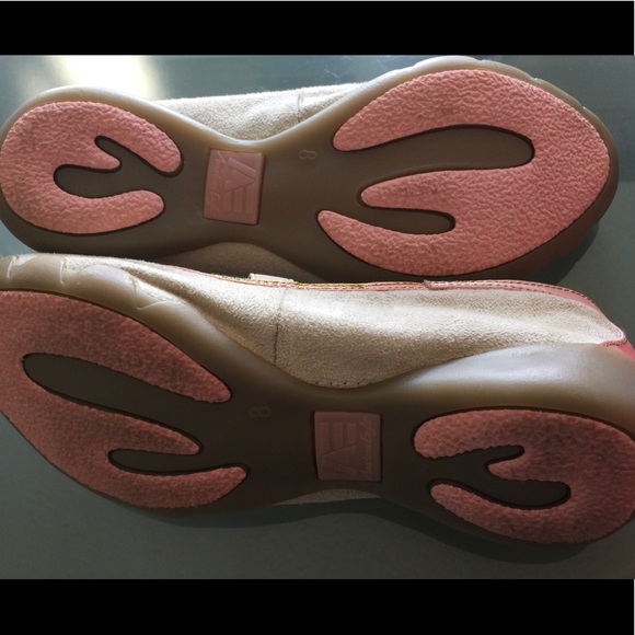 Like new ballet flat style slip on shoes - Picture 4 of 4